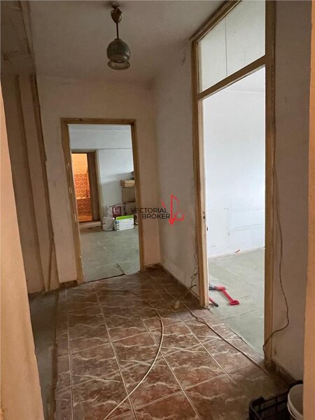 Obor 3 camere semidecomandat, 2 bai si un balcon generos -  Metrou Obor, an 1979